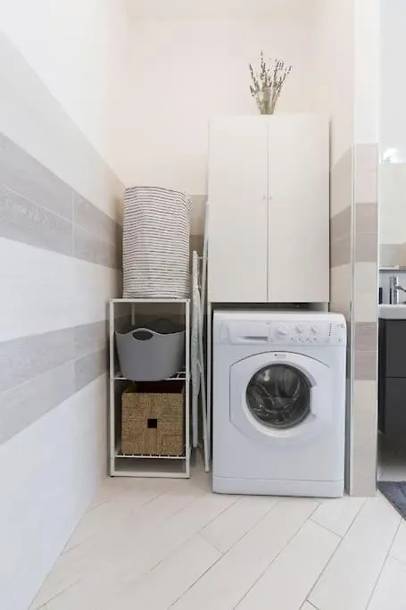 Charmy & Cozy Panoramic Flat 50M From M4 Stop Milano 0*,