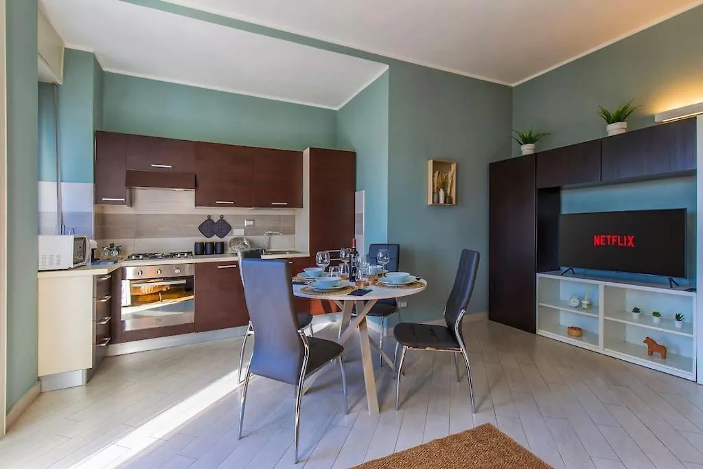 Charmy & Cozy Panoramic Flat 50M From M4 Stop Mediolan
